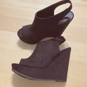 Carlos Santana Black Suede  wedges platform sandals size 7.5